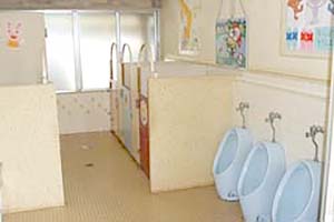 ３歳以上児トイレ
